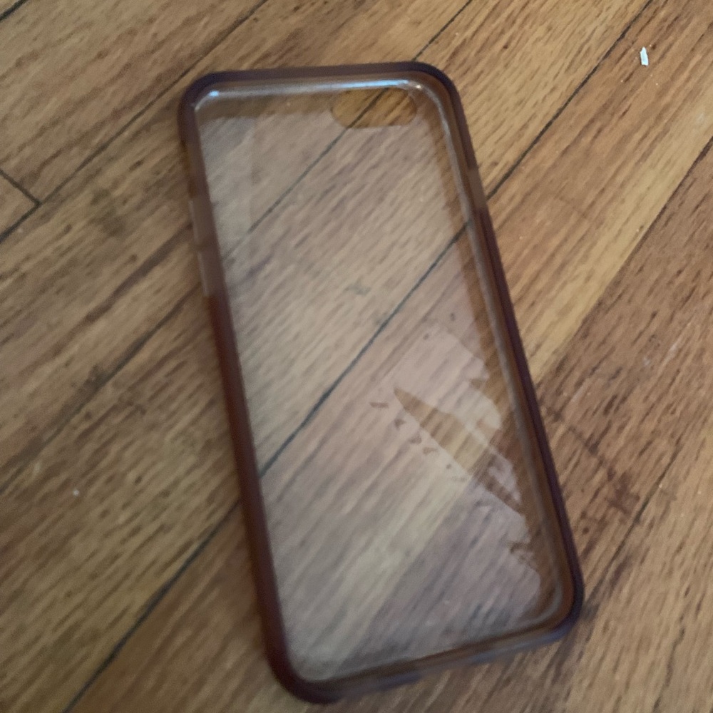 Clear iPhone 6s phone case also fits 7